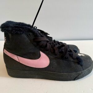 Nike Black and Pink High-Top Sneakers Girls Youth Size 6Y